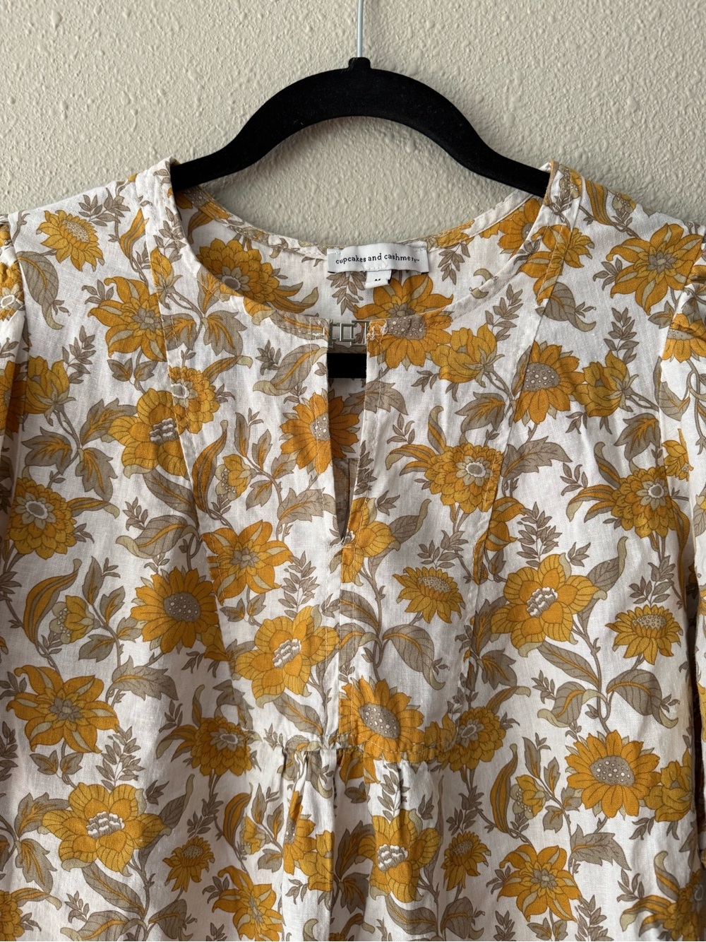 Cupcakes and Cashmere Mustard Floral Linen Blend Peasant babydoll blouse-M - Picture 2 of 6